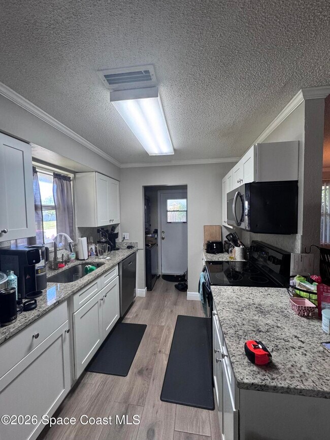 Building Photo - 2559 Locksley Rd