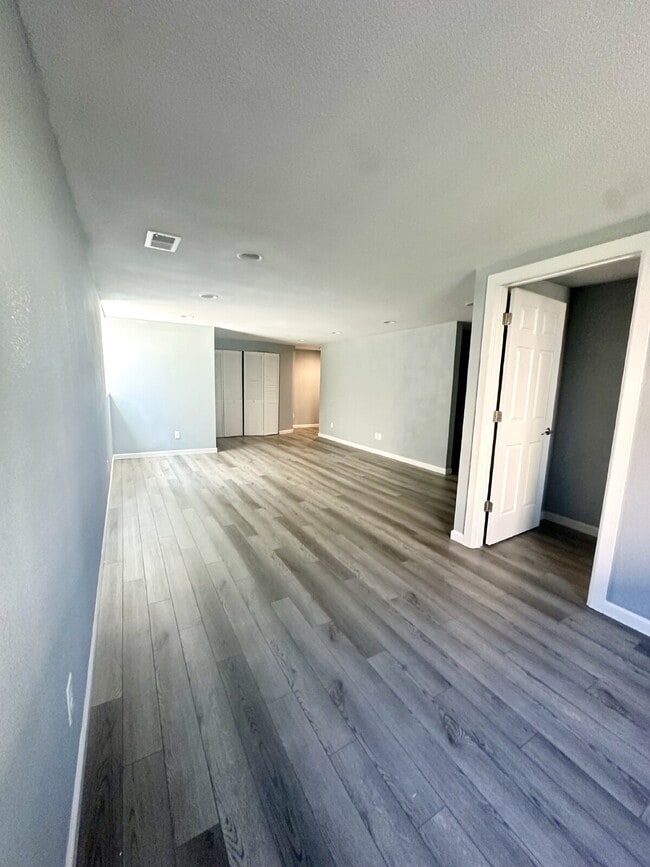 Building Photo - Charming Townhouse for Rent in Cheyenne, WY