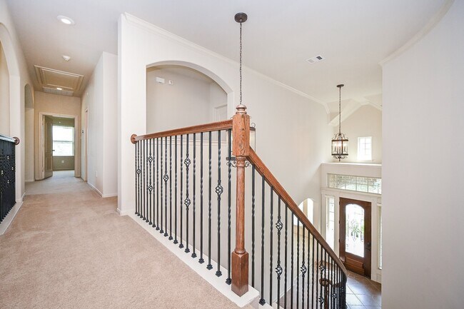 Building Photo - 19 Sandwell Place