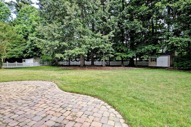 Building Photo - Spacious 5BR/4BA Home in Yorktown – Convenient Location and Comfortable Living
