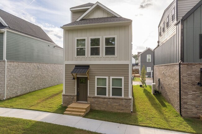 Building Photo - Brand New 2 BR Townhomes