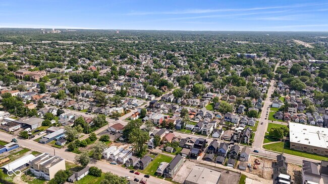 Building Photo - 1405 Deloss St