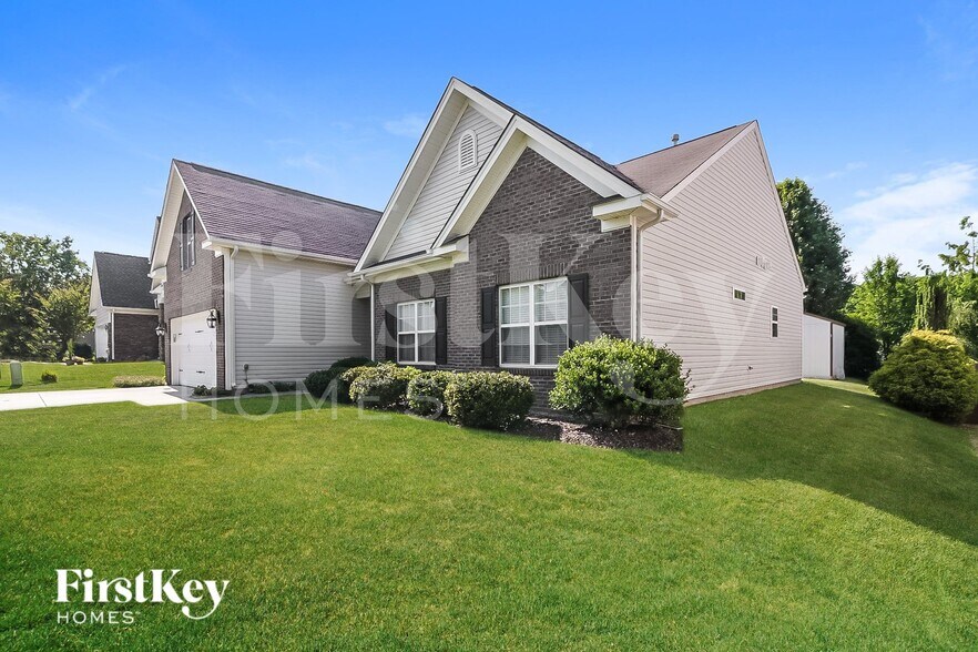 Building Photo - 6255 Glen Way Dr
