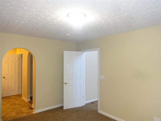 Building Photo - 987 Drayson Dr