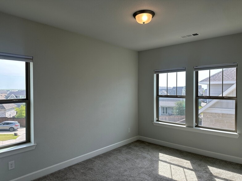 Building Photo - 14228 Walsh Ave