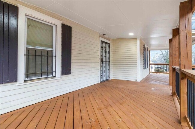 Building Photo - 2141 Fairburn Rd SW