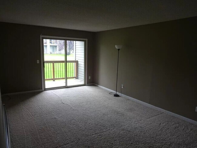 Building Photo - 4620 Reka Dr