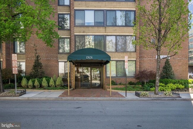 Building Photo - 1301 20th St NW
