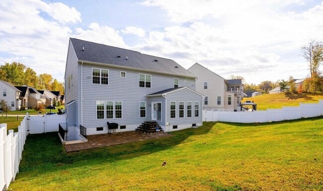 Building Photo - 6100 Oglethorpe Mill Dr