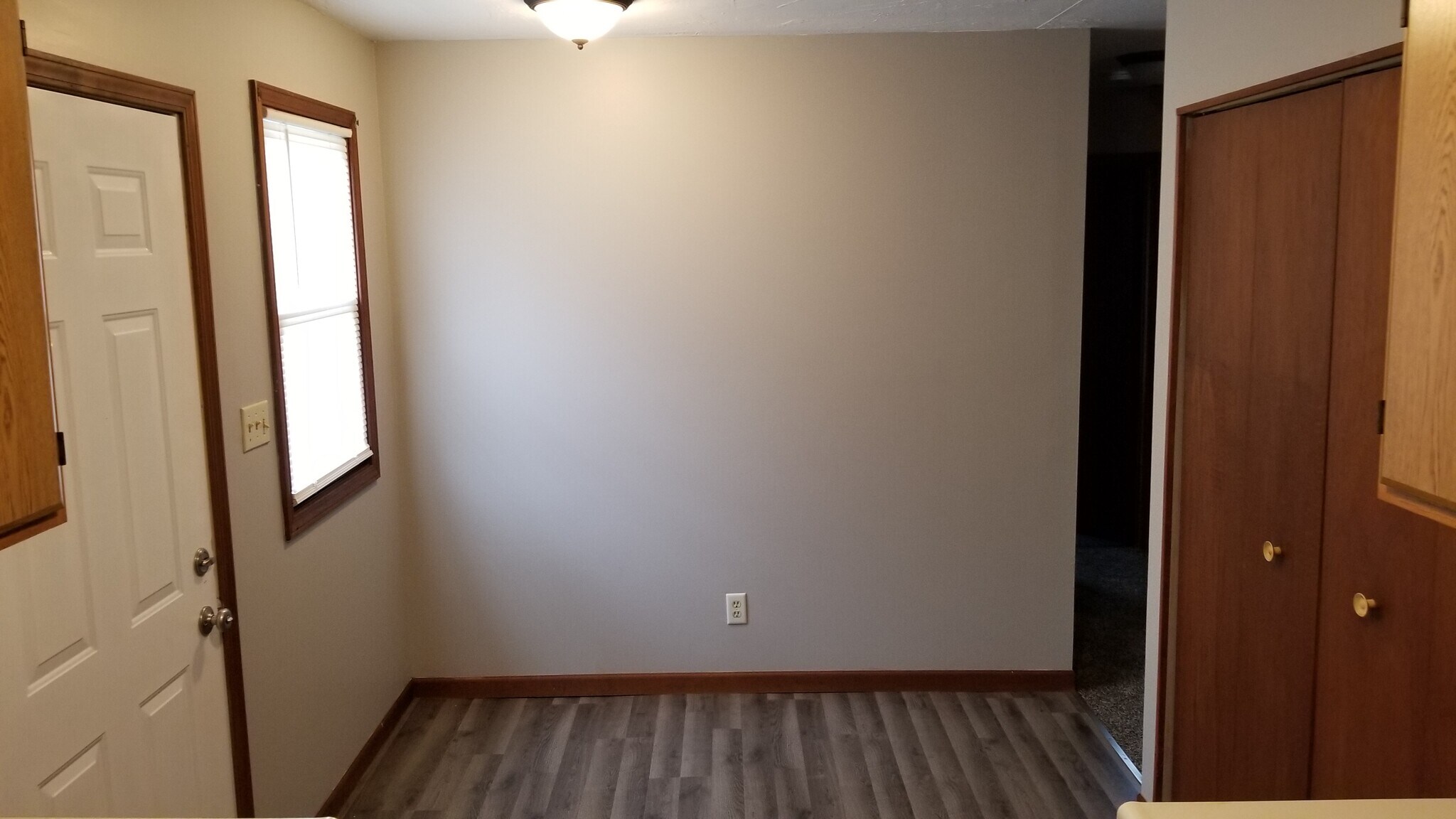 Building Photo - 121 S Front St