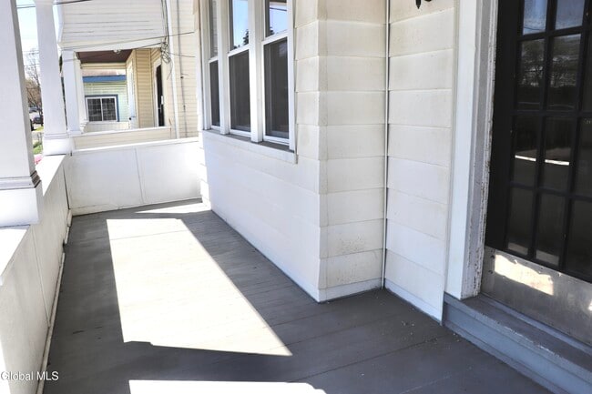 Building Photo - 628 N Pearl St