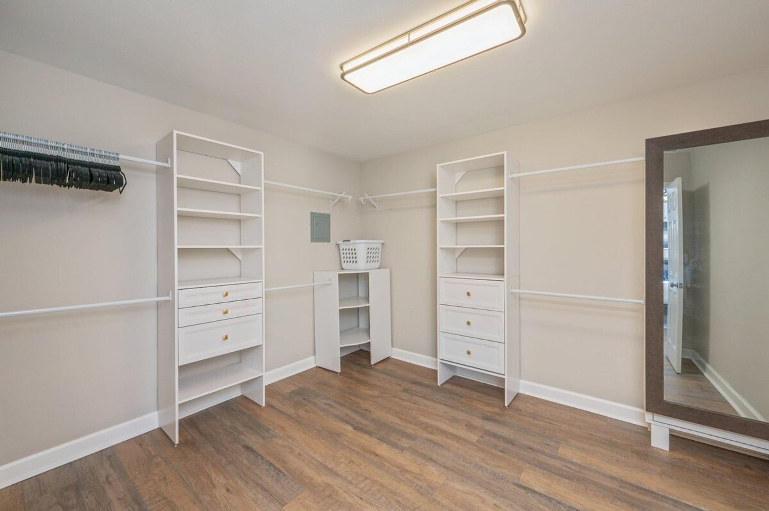 Building Photo - 151 N Lorraine Dr