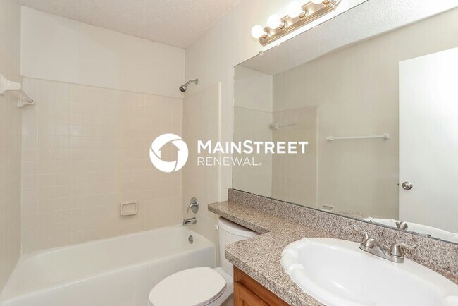 Building Photo - 3 Bedroom Pet-Friendly Home in Jacksonville, FL with Main Street Renewal