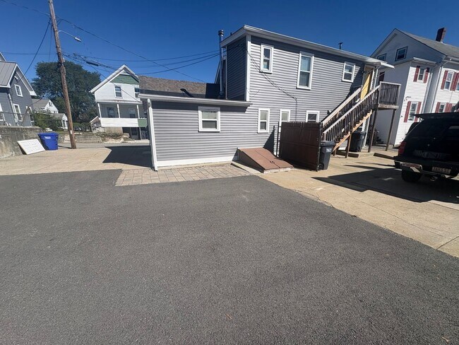 Building Photo - 4-6 Oliver Ct