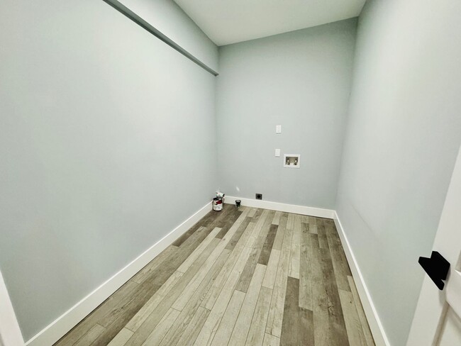 Building Photo - 1107 E 38th St