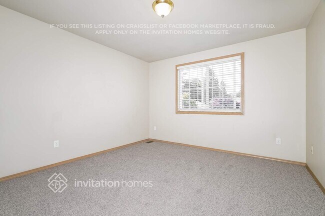 Building Photo - 17407 17th Ave E