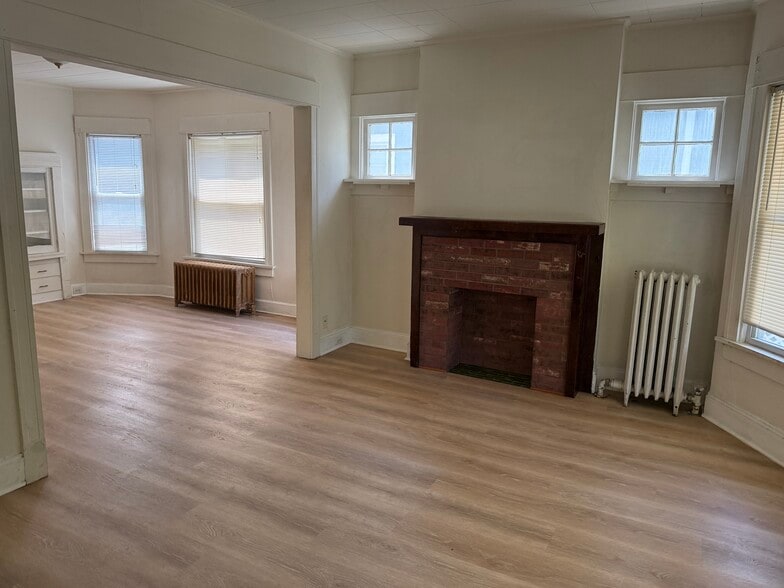 Building Photo - 2744 N Murray Ave