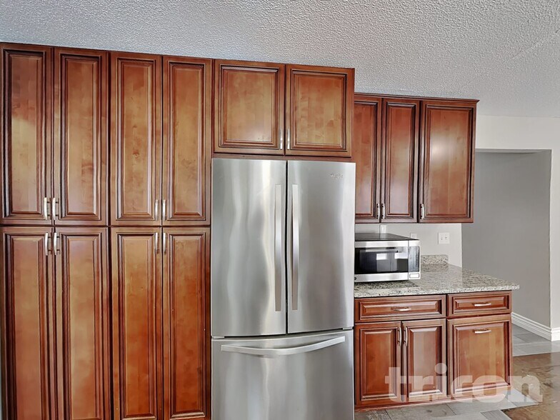 Building Photo - 11893 Dunhill Rd