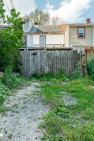 Building Photo - 1026 Orchard St
