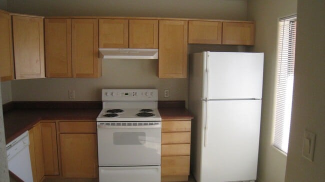 Building Photo - 2BD / 2BA / 2CG - 1,042 sq.ft. rental in S...