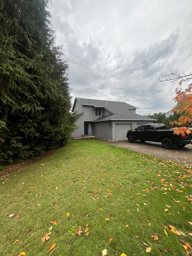 Primary Photo - 2-Bedroom 1 1/2-Bathroom townhouse style d...