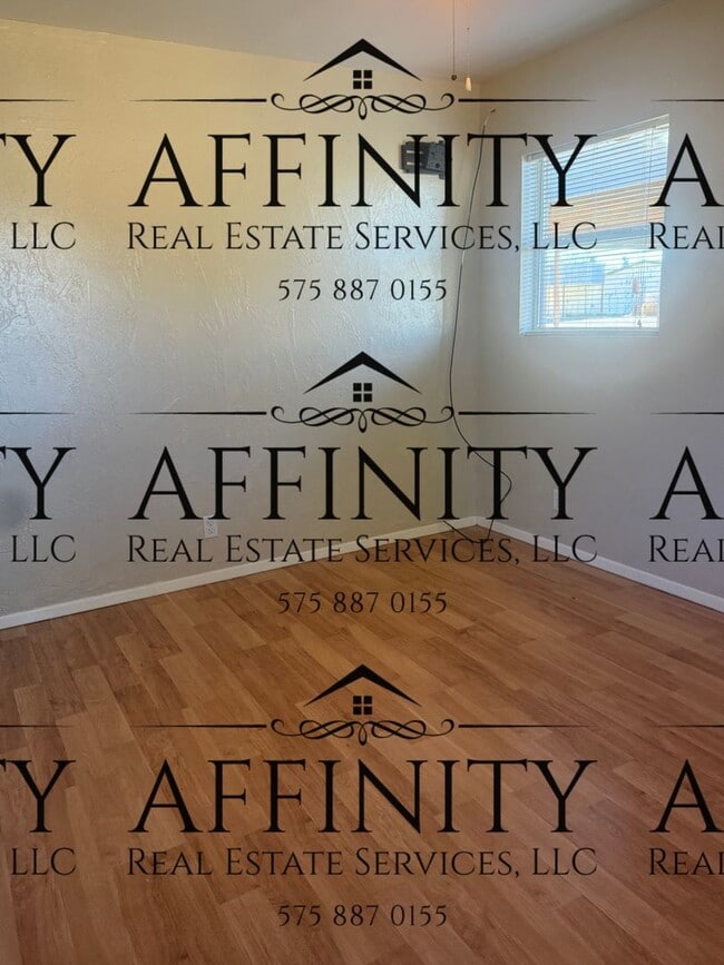 Building Photo - 3 bedroom home