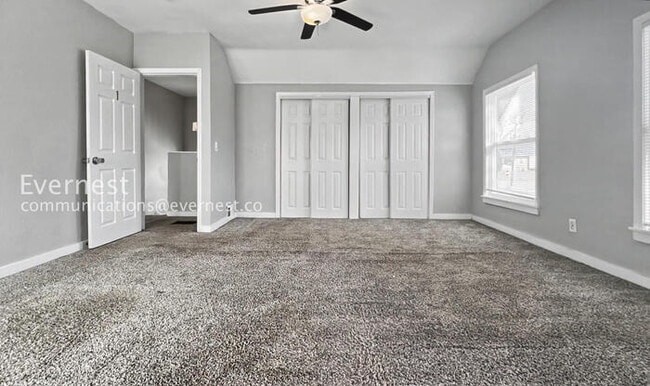 Building Photo - 4 Bed/3 Bath Home with In-Unit Laundry / Available Now!