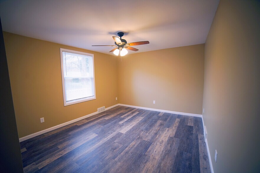 Building Photo - 1101 Yale Ave