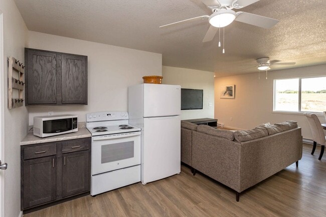 Building Photo - 3 Bedroom, Single-story Townhomes for rent...