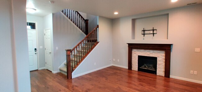 Building Photo - 1077 Kettering Dr