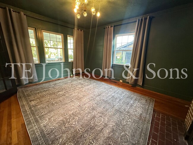 Building Photo - Charming Winston-Salem Home with Rocking C...