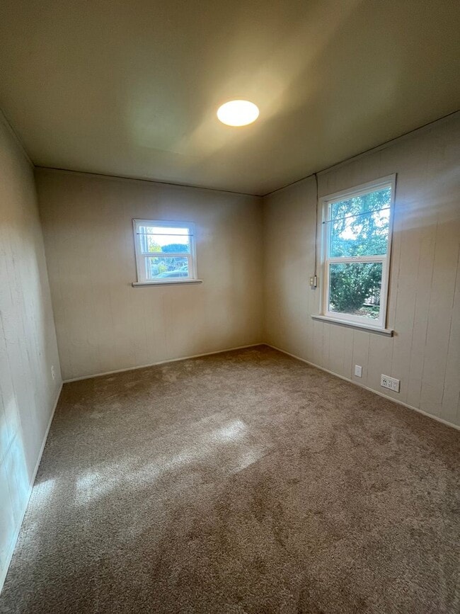 Building Photo - 3-Bedroom 2-Bathroom home in Cottage Grove