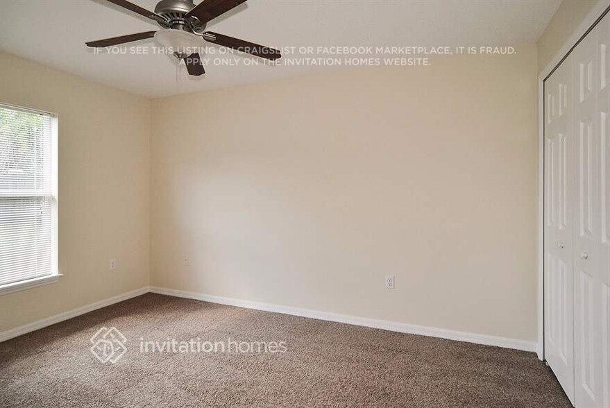 Building Photo - 420 NW Byron St