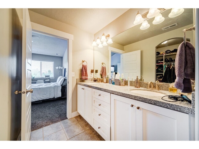 Building Photo - 695 S 1840 W