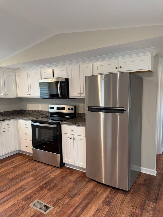 Building Photo - 3BR/2BA Fully Remodeled Home – Galivants Ferry