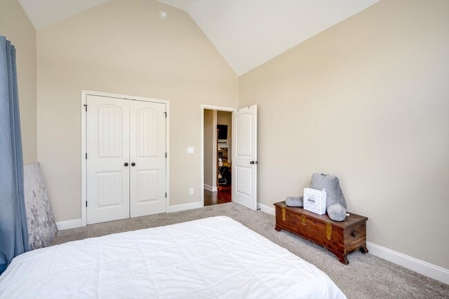 Building Photo - 520 Equinox Loop