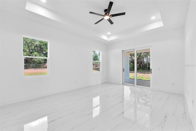 Building Photo - 11921 Fort King Hwy