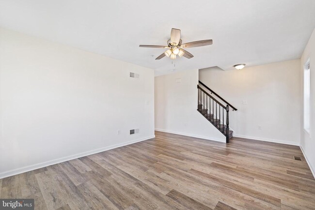 Building Photo - 778 Bassett Dr