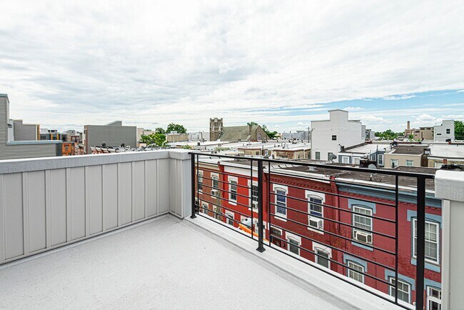 Building Photo - Four Bed Point Breeze Home
