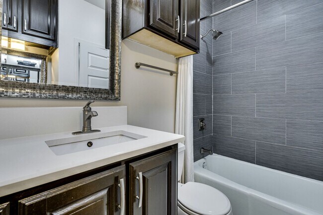 Building Photo - OVERLOOK WEST CAMPUS - LUXURIOUS - 1BD/1BA - RESERVED PARKING - W/D - WATER PAID