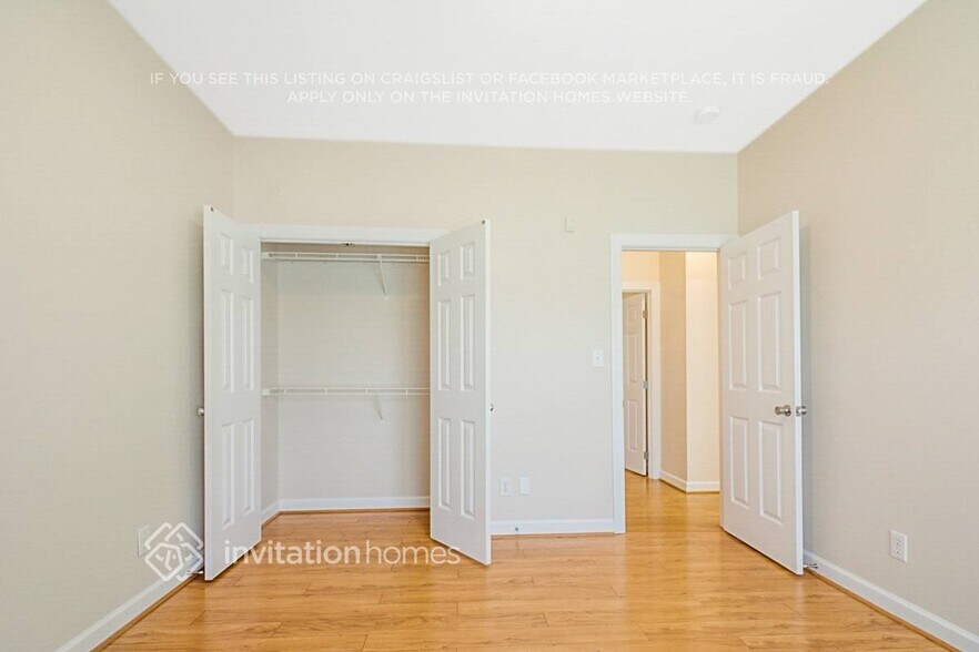 Building Photo - 405 Broadmoor Way