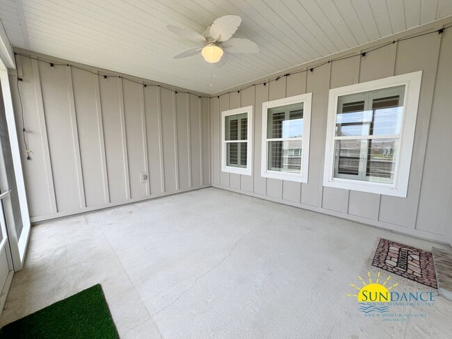 Building Photo - 4-Bedroom SOLAR ENERGY Home in Shoal River Landing!