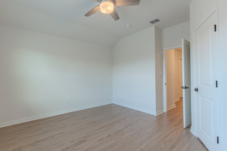 Building Photo - 10310 Candlewood Wy