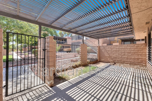 Building Photo - 6611 Silverstream Ave