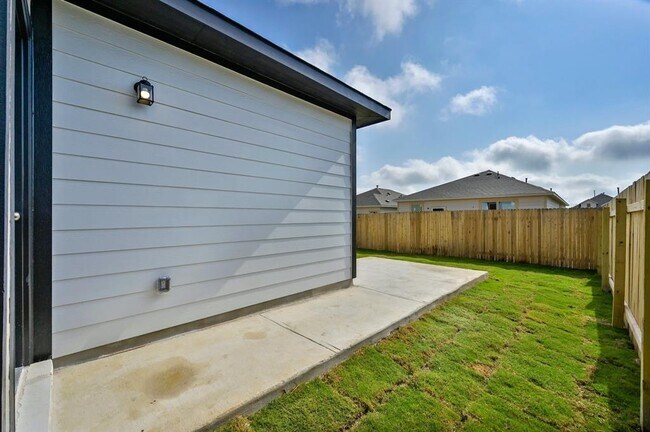 Building Photo - 12311 Zenyatta Dr