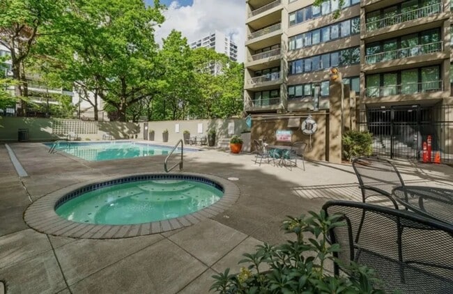 Building Photo - 255 SW Harrison St