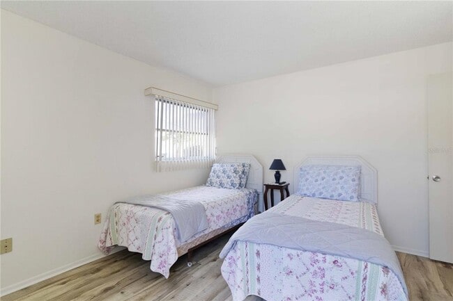 Building Photo - 6215 Green View Cir