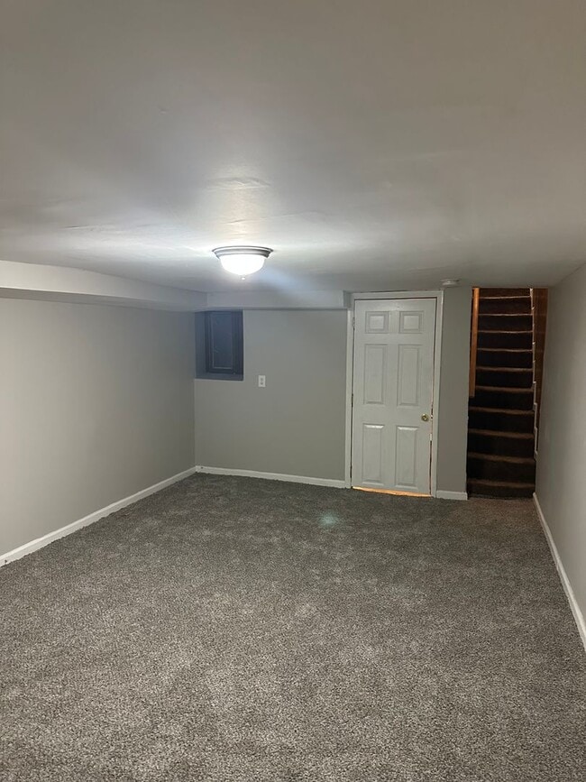 Building Photo - Spacious, Newly Renovated Home! Central Air! Finished Basement! W/D! Double Level Rear Deck! Avai...