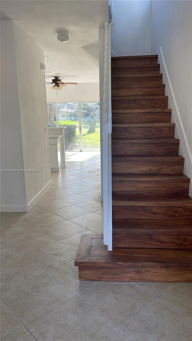 Building Photo - 3390 NE 13th Cir Dr