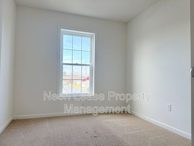 Building Photo - 129 Church St